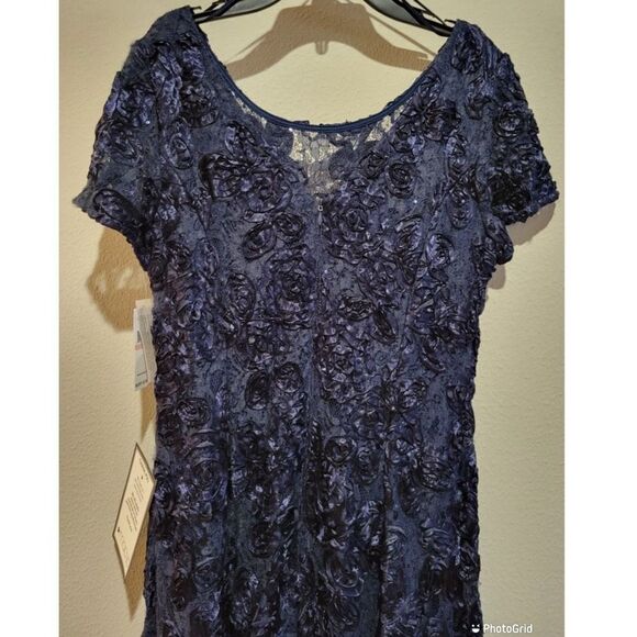 Alex Evenings Sequin Floral Lace Ribbon Rosette Round Neck Short Sleeve Gown - Picture 9 of 12